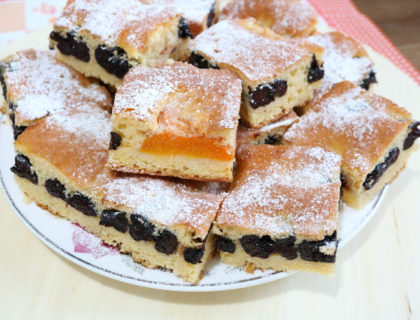Bakin kolač sa suvim šljivama