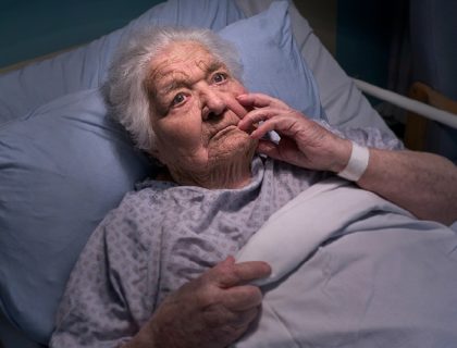 KAD RODITELJI OSTARE: Evo kako da brinete o njima, a da nikome ne bude teško!