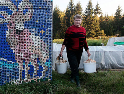 Baka koja je dekorisala kuću sa 30.000 plastičnih čepova