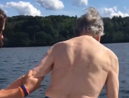 Proslavio 102. rođendan skokom u jezero