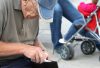 “CELU PENZIJU DA ZA TURU PIĆA” Penzioner iz Prokuplja prima 1.000 dinara iz dva dela, a neslavni rekorder je deka sa 223 dinara penzijom