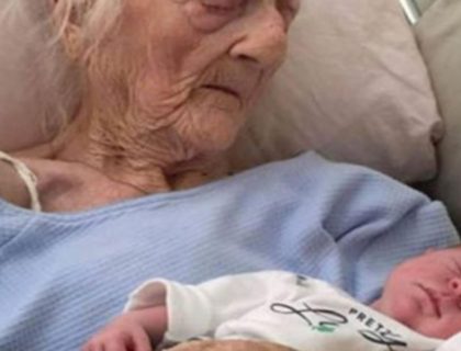 ŽENA STARA 101 GODINU RODILA ZDRAVU BEBU TEŠKU 4 KG: EVO ŠTA JE ISTINA! (FOTO)