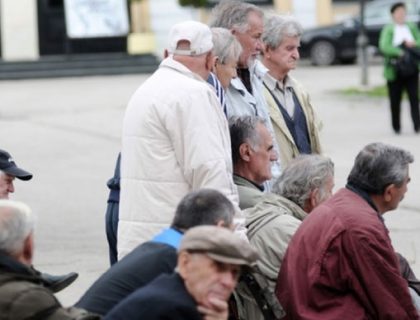 POBOLJŠATI POLOŽAJ NAJSTARIJIH Vlada Srpske će tražiti rešenja za povećanje penzija