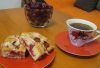 Starinski kolač sa višnjama: Najmekši i najsočniji patišpanj na svetu! (RECEPT)