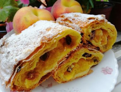 Sočna i fina: Pita sa breskvama i suvim grožđem