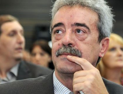 Preminuo Momir Bulatović