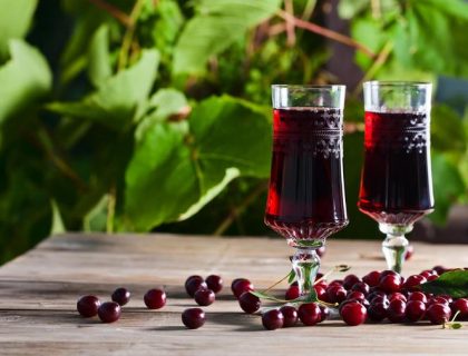 Domaći liker od višanja: Melem za srce i prirodni lek protiv nesanice! (RECEPT)