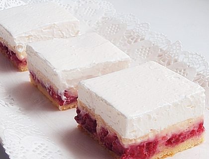 Torta sa malinama koja se ne peče: Fantastična poslastica gotova za sekund!