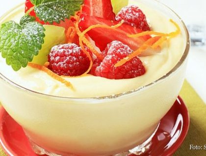 Slatkiš od jogurta za samo 10 minuta: kremasti desert koji morate probati ovog ljeta (RECEPT)