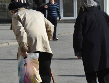 Najmanje penzije treba povećati 50 odsto