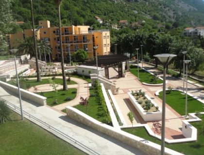 Počinje adaptacija Doma starih u Risnu, Mujović potpisao ugovor o izvođenju radova