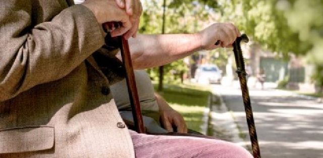 Žene saveza i partije penzionera Crne Gore: Penzioneri hoće život a ne istorijske svađe!