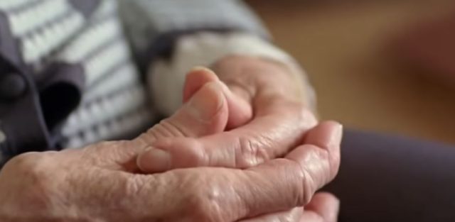 Protest penzionera u Skoplju: Nećemo imati za hljeb