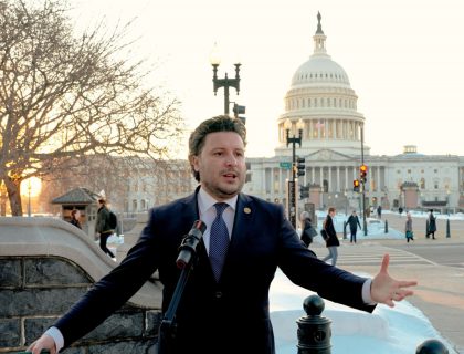 Abazović iz Vašingtona: Podrška za penzionere, neka zapamte ovu bruku i kazne ih na prvim izborima