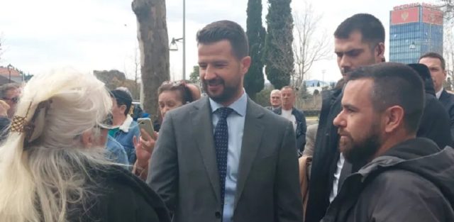 Počeo protest penzionera; Milatović: Ministri da dođu i čuju narod
